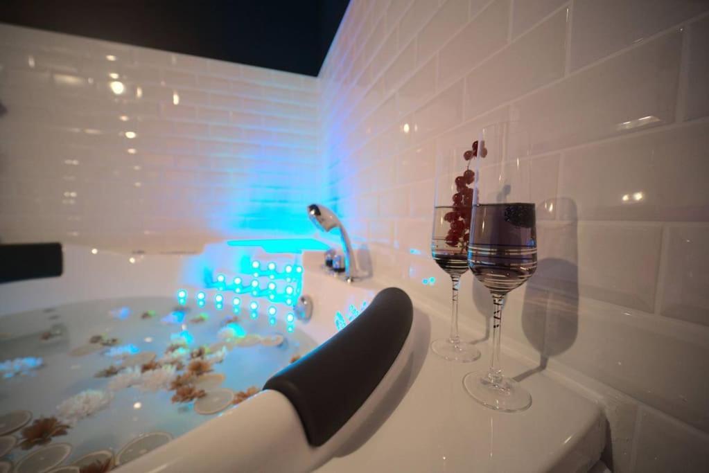 Luxury Room Jacuzzi Centre Ville Haut De Gamme Mulhouse Luaran gambar