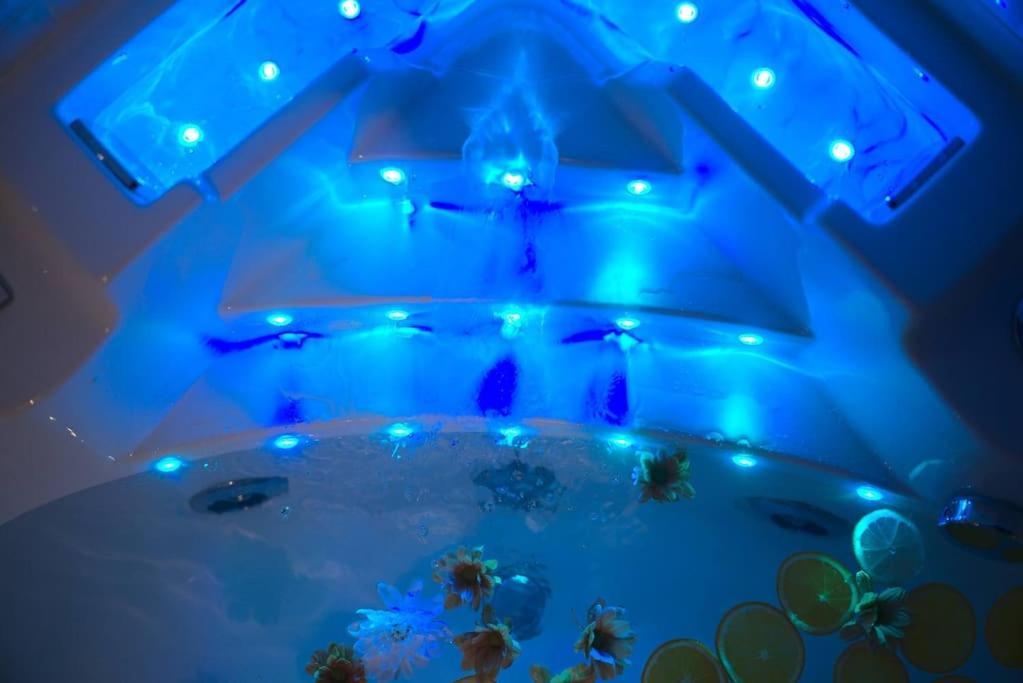 Luxury Room Jacuzzi Centre Ville Haut De Gamme Mulhouse Luaran gambar